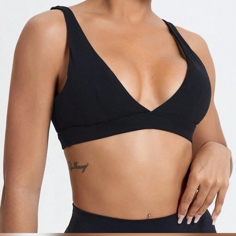 Low cut black gym bralette